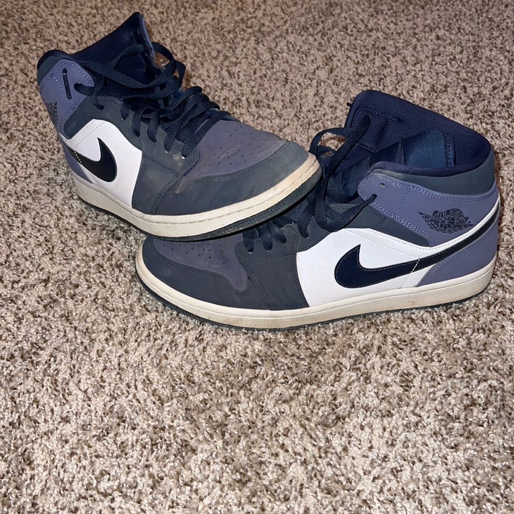 Jordan 1 mid